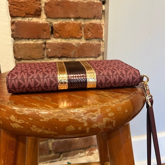 NWT Michael Kors Large Jet Set Wallet/Wristlet/Clutch Ox Blood Rogue Sombre MK - Picture 6 of 16